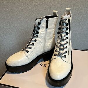 Guess Fearne White Lace Up Boots